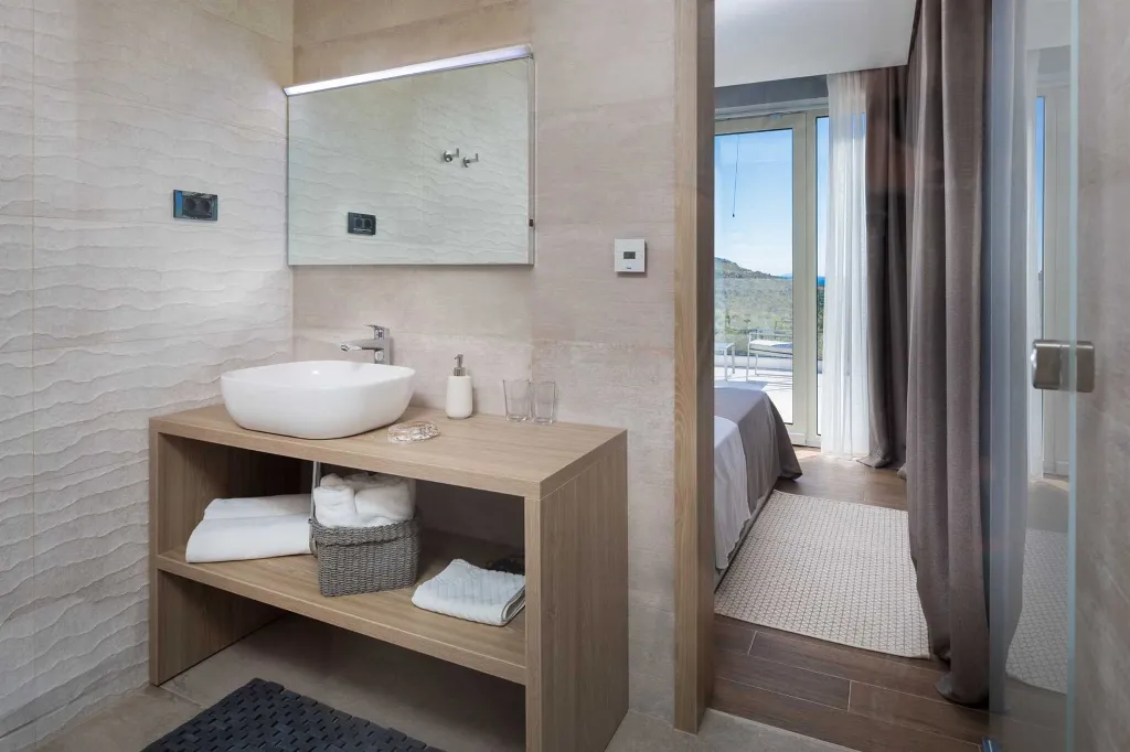 Contemporary Villa Retreat with Pool in Primošten