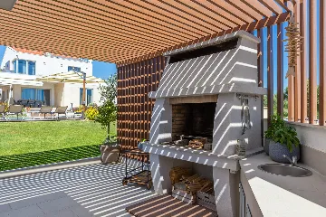 Contemporary Villa Retreat with Pool in Primošten