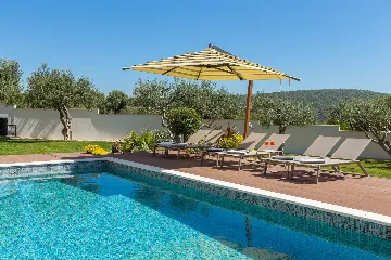 Contemporary Villa Retreat with Pool in Primošten