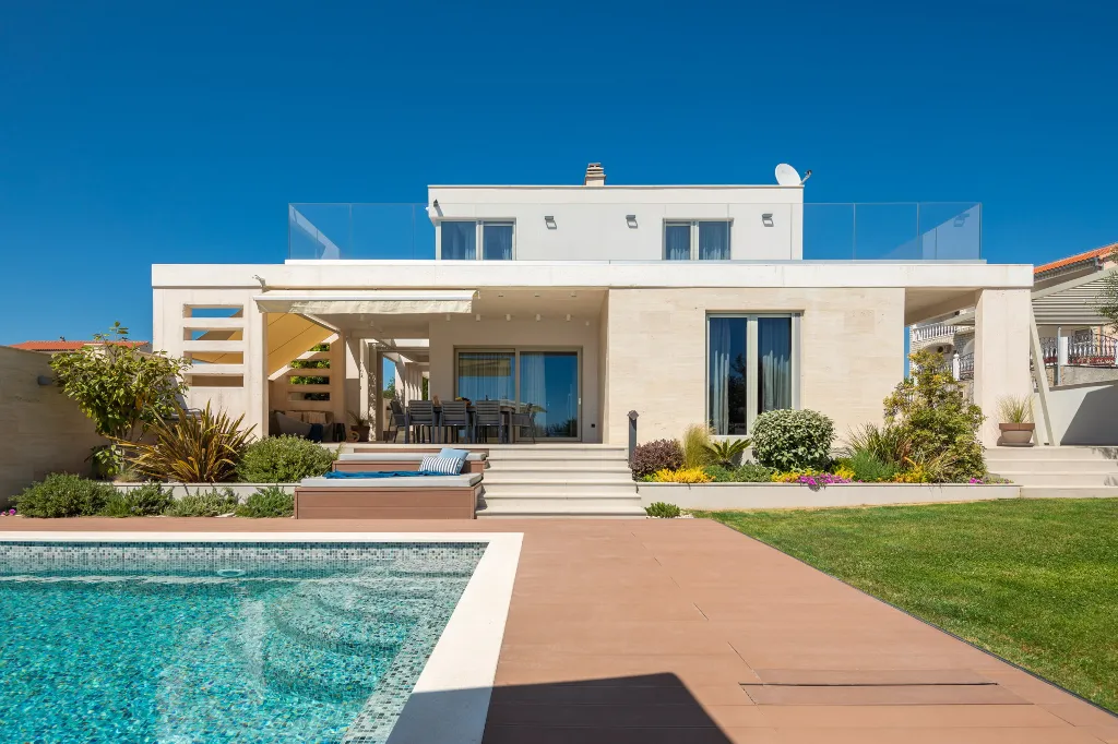 Contemporary Villa Retreat with Pool in Primošten