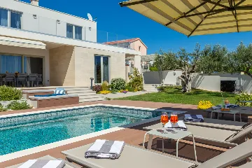 Contemporary Villa Retreat with Pool in Primošten