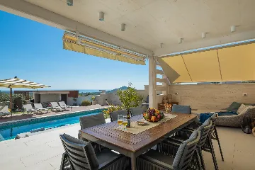 Contemporary Villa Retreat with Pool in Primošten