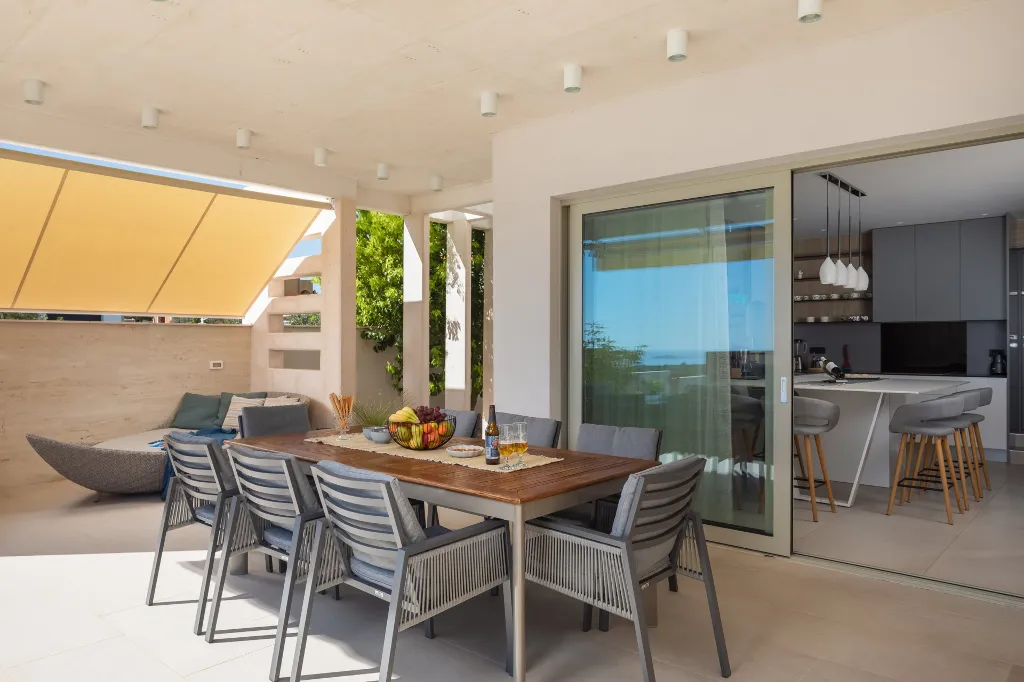 Contemporary Villa Retreat with Pool in Primošten
