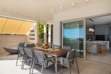 Contemporary Villa Retreat with Pool in Primošten