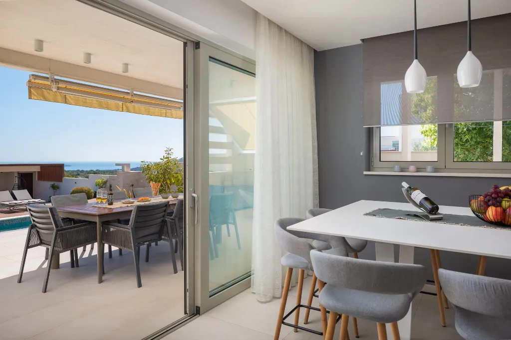 Contemporary Villa Retreat with Pool in Primošten
