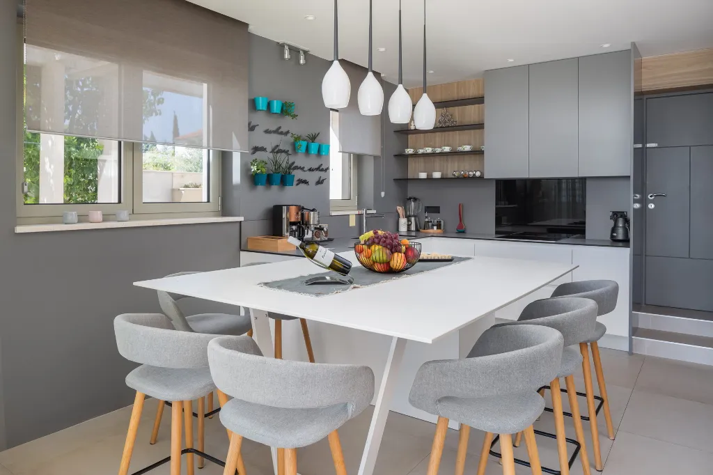 Contemporary Villa Retreat with Pool in Primošten