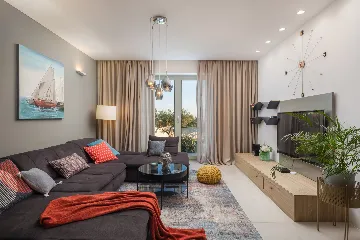 Contemporary Villa Retreat with Pool in Primošten