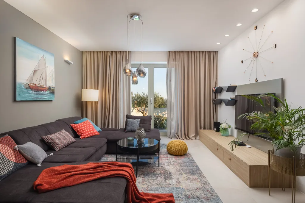 Contemporary Villa Retreat with Pool in Primošten