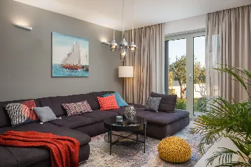 Contemporary Villa Retreat with Pool in Primošten