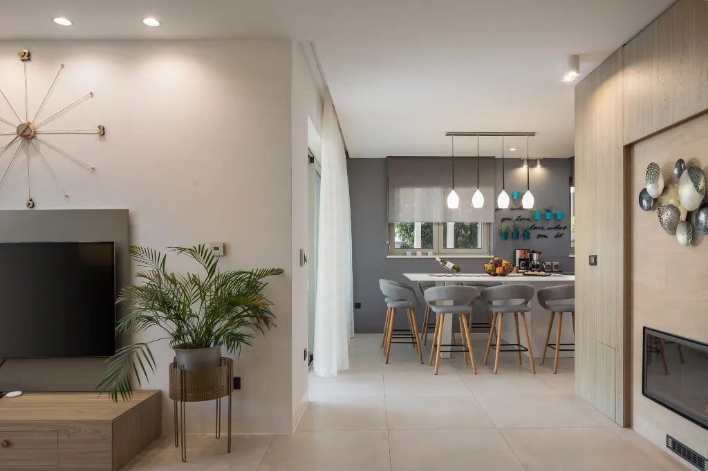 Contemporary Villa Retreat with Pool in Primošten