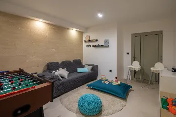 Contemporary Villa Retreat with Pool in Primošten