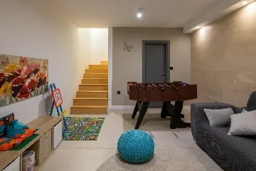 Contemporary Villa Retreat with Pool in Primošten