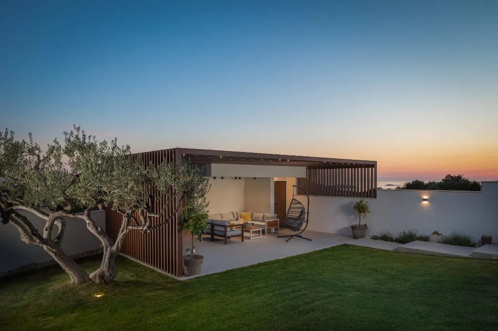 Contemporary Villa Retreat with Pool in Primošten