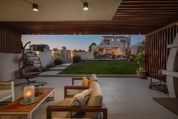 Contemporary Villa Retreat with Pool in Primošten