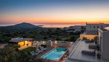 Contemporary Villa Retreat with Pool in Primošten
