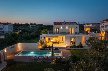 Contemporary Villa Retreat with Pool in Primošten