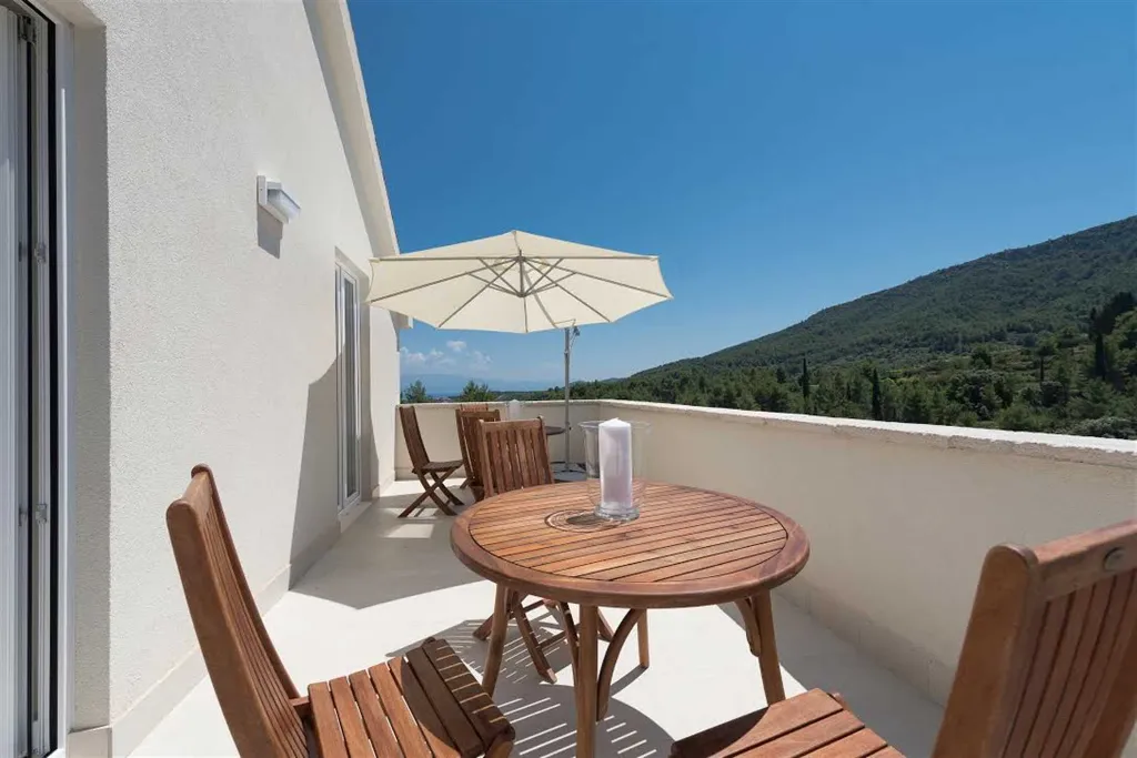 Modern Villa with Pool and Sauna in Jelsa