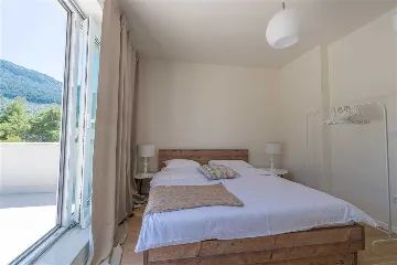 Modern 4-Bedroom Villa with Pool in Jelsa