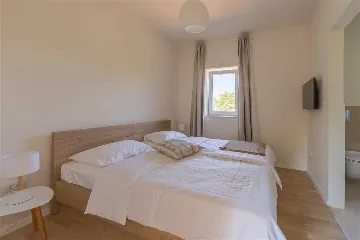 Modern 4-Bedroom Villa with Pool in Jelsa