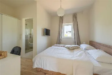 Modern 4-Bedroom Villa with Pool in Jelsa