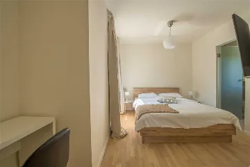 Modern 4-Bedroom Villa with Pool in Jelsa