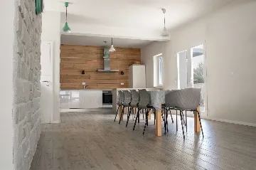 Modern 4-Bedroom Villa with Pool in Jelsa