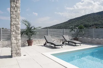 Modern 4-Bedroom Villa with Pool in Jelsa