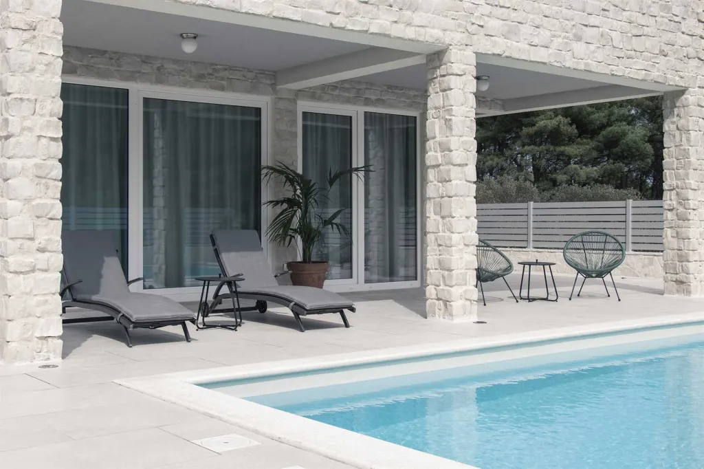 Modern 4-Bedroom Villa with Pool in Jelsa