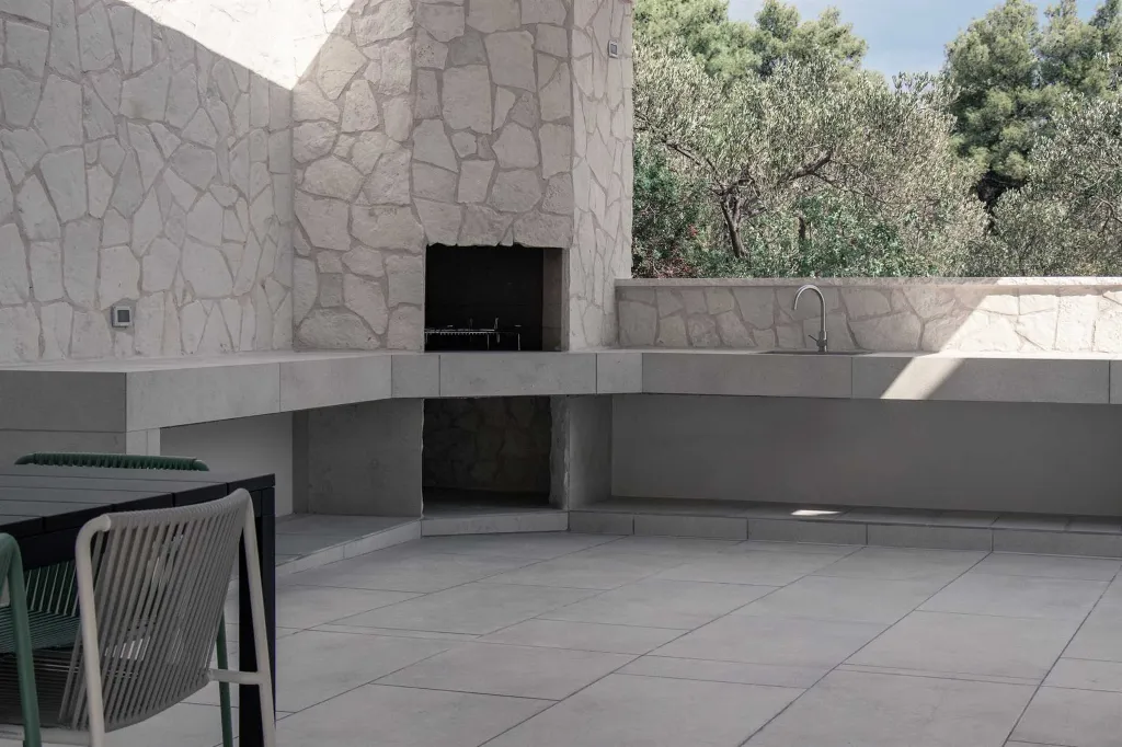 Modern 4-Bedroom Villa with Pool in Jelsa