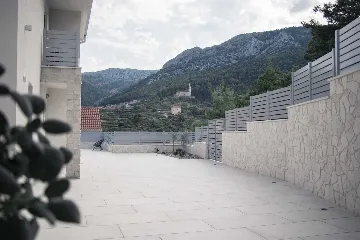 Modern 4-Bedroom Villa with Pool in Jelsa