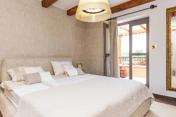 Modern Villa with Pool near Skradin