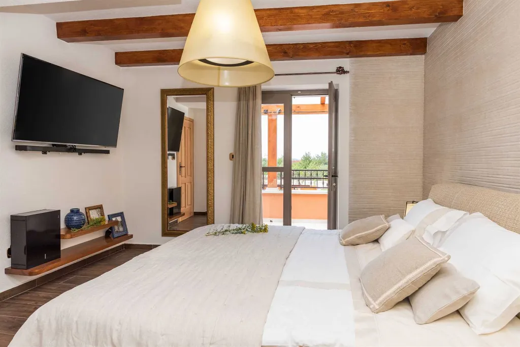 Modern Villa with Pool near Skradin