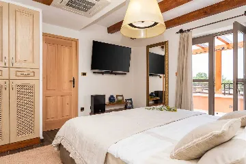 Modern Villa with Pool near Skradin