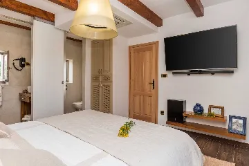 Modern Villa with Pool near Skradin