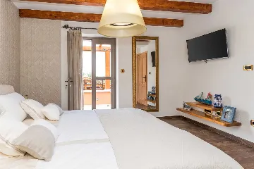 Modern Villa with Pool near Skradin