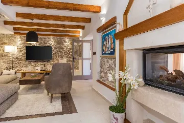 Modern Villa with Pool near Skradin