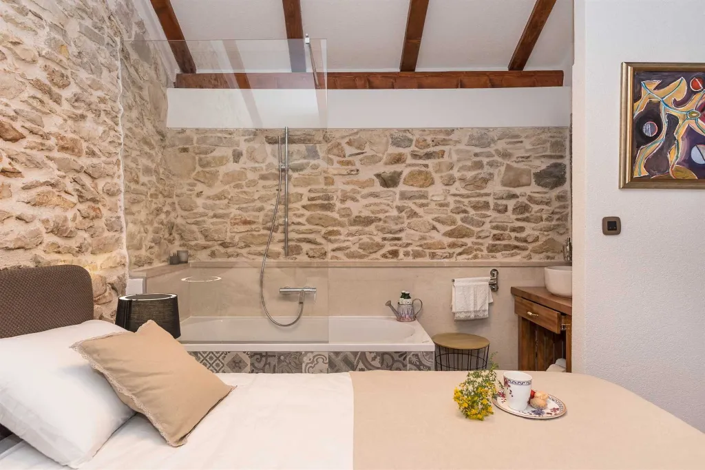 Modern Villa with Pool near Skradin