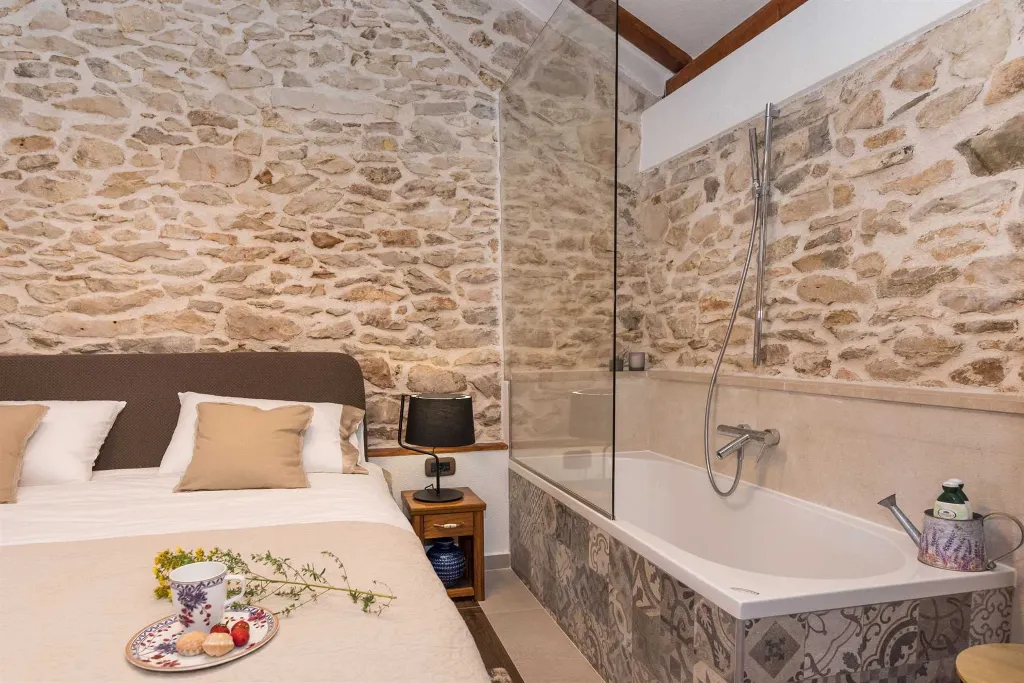 Modern Villa with Pool near Skradin