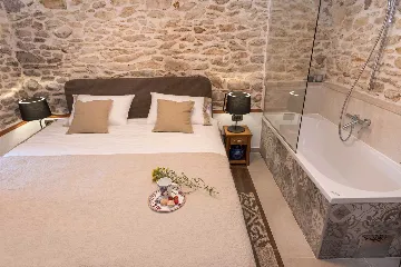 Modern Villa with Pool near Skradin