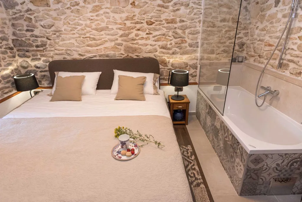 Modern Villa with Pool near Skradin
