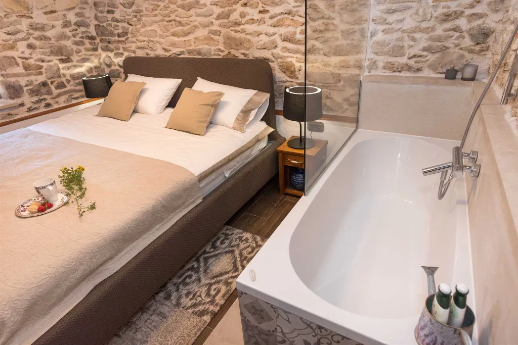 Modern Villa with Pool near Skradin