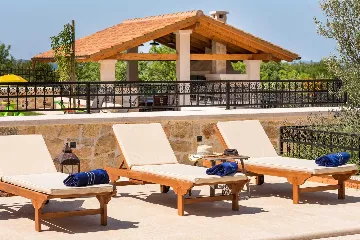 Modern Villa with Pool near Skradin