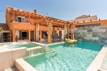 Modern Villa with Pool near Skradin