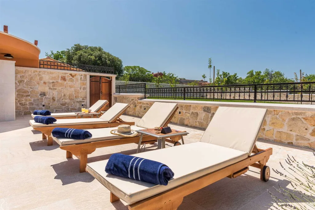 Modern Villa with Pool near Skradin