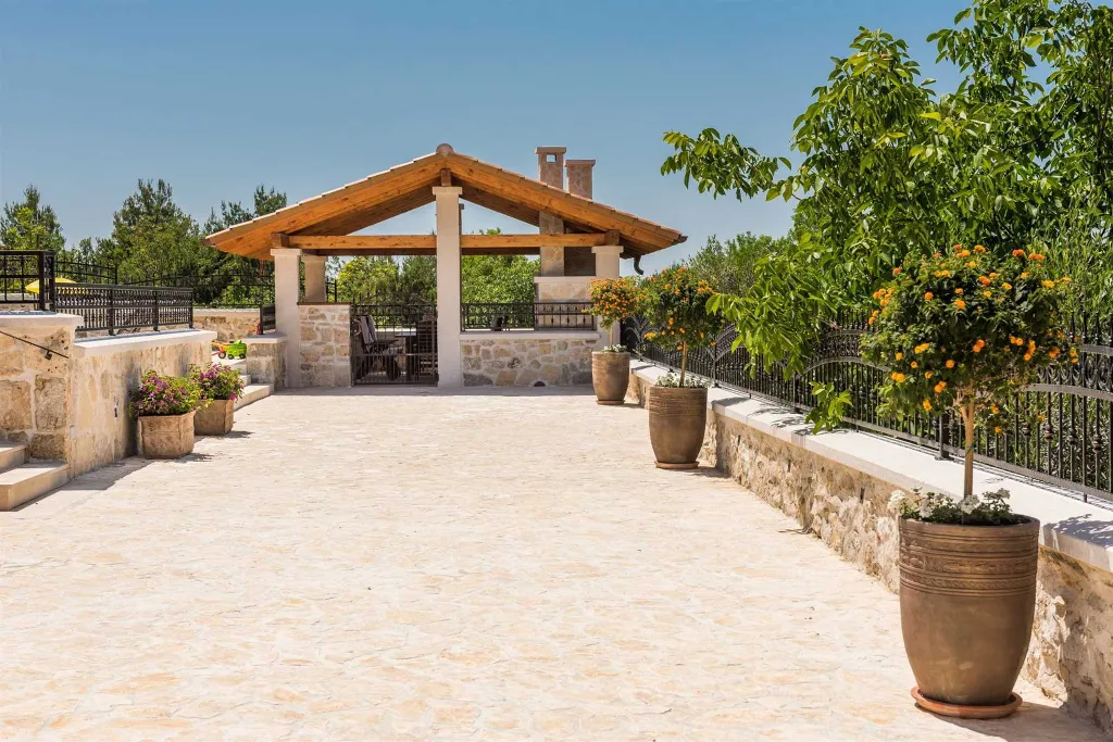 Modern Villa with Pool near Skradin