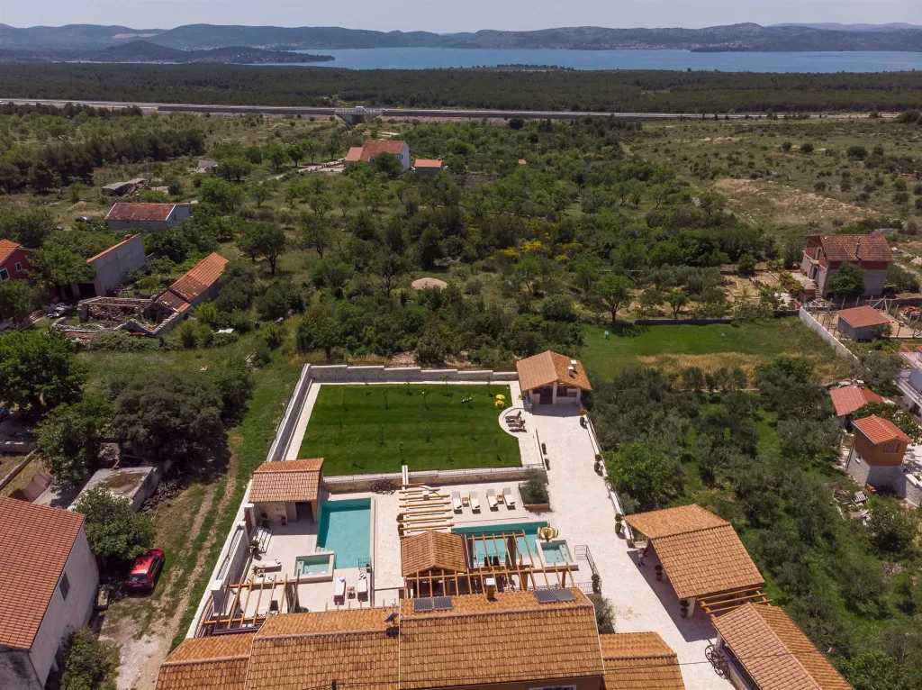 Modern Countryside Villa with Pool in Skradin