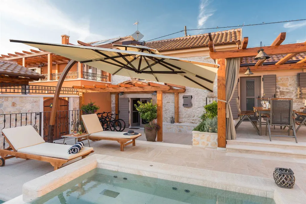 Modern Countryside Villa with Pool in Skradin