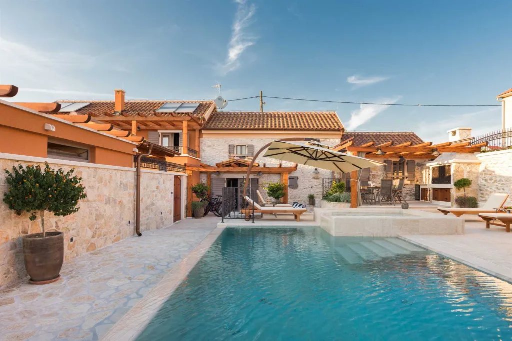 Modern Countryside Villa with Pool in Skradin