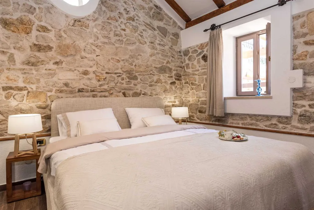 Modern Countryside Villa with Pool in Skradin