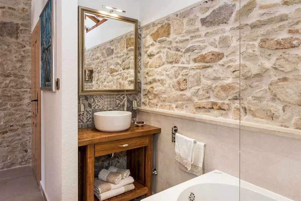 Modern Countryside Villa with Pool in Skradin